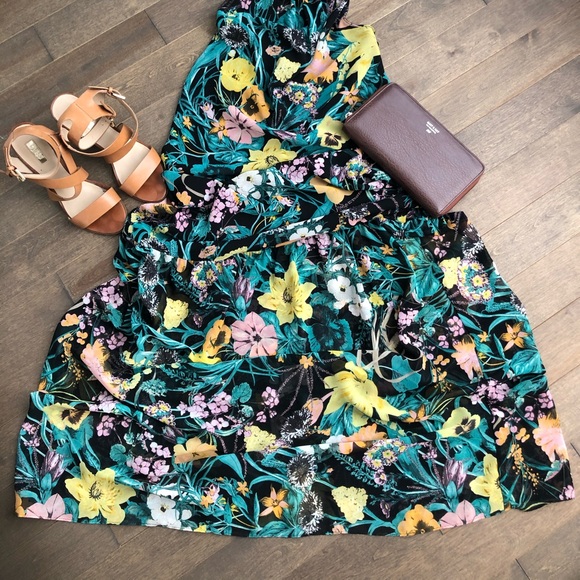 Zara Floral Backless Maxi Dress - Picture 2 of 3